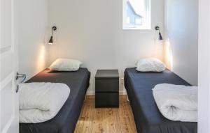 Beautiful Home In Löttorp With Wifi