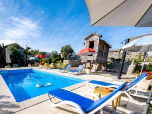 Idyllic Villa in Cova with Private Pool