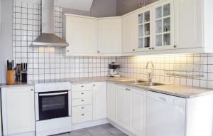 2 Bedroom Gorgeous Apartment In Ystad