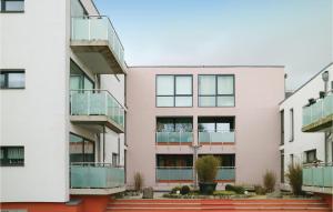 2 Bedroom Beautiful Apartment In Barth