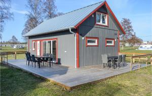 Awesome Home In Lttorp With 5 Bedrooms And Wifi