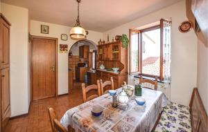 3 Bedroom Cozy Home In Camaiore