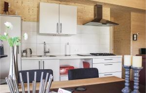 Cozy Home In Wilsum With Wifi