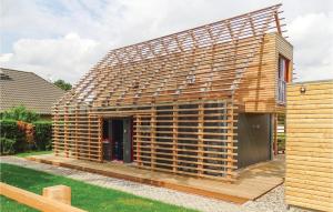 Beautiful Home In Kuhlen Wendorf