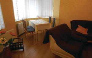 Amazing Apartment In Warenmüritz