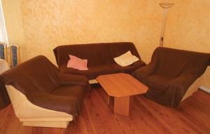 Amazing Apartment In Warenmüritz