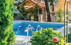 Pet Friendly Apartment In Herceg Novi