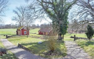 Three-Bedroom Holiday Home In Halltorp