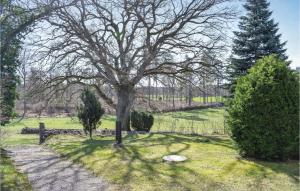 Three-Bedroom Holiday Home In Halltorp