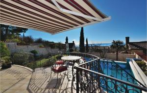 Lovely Home In Izola With Kitchen 