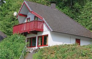 Three-Bedroom Holiday home with Lake View in Kirchheim/Hessen