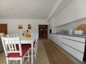 Casa Citrus Limão - Between the Hills & the Ocean