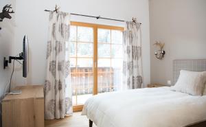 Alpine chic apartment at Rothorn cable car