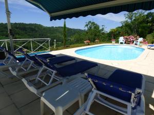 B&B / Chambres d'hotes Suite EUGENIE piscine MAISON BLANCHE TULLE : photos des chambres