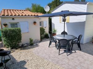 Chalets Chalet Dolus-d'Oleron, 3 pieces, 4 personnes - FR-1-246A-125 : photos des chambres