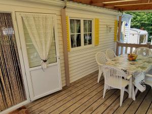 Chalets Chalet Dolus-d'Oleron, 3 pieces, 4 personnes - FR-1-246A-125 : photos des chambres