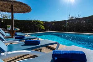 Charming 3 bedroomn villa with pool in Pollensa by Renthousing