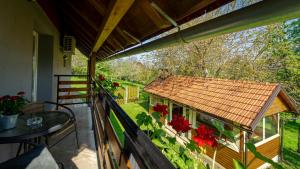 Holiday Home "Sleme" with jacuzzi, big garden and arbor with fireplace