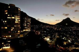 Disa Park Studio with Mountain Views