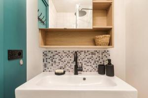 Epicea - Chic 2BR in city center, next to Train Station - By Cozee Rentals