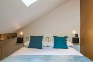 Epicea - Chic 2BR in city center, next to Train Station - By Cozee Rentals