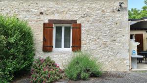 Maisons de vacances Charmant gite piscine privee chauffee climatise aux portes du Perigord entre Villereal et Monpazier : photos des chambres