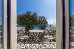 QUAI PROMENADE Brand-new! In front of the sea next to the old town