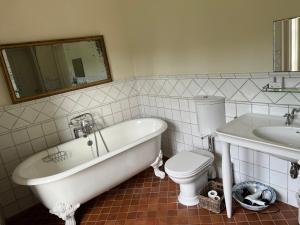 Maisons d'hotes Chateau des Faugs : photos des chambres