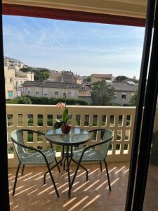 Sun escape, appart rénové climatisé 3 pièces 4-6 pers, 350m de la plage