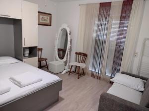 Apartman ll s pogledom i između Splita i Trogira su Kaštela Dalmacija Hrvatska