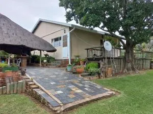 Waboom Farm Stay - Tiokweng