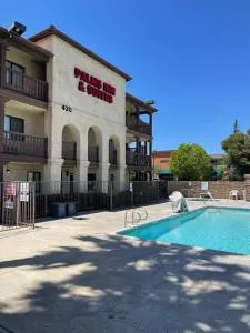 Palms Inn & Suites - Mojave