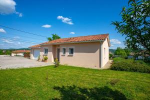 Villas Maison chaleureuse avec jardin 1500m2 : photos des chambres
