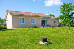 Villas Maison chaleureuse avec jardin 1500m2 : photos des chambres