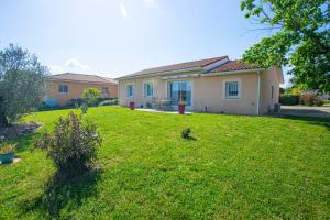 Villas Maison chaleureuse avec jardin 1500m2 : photos des chambres