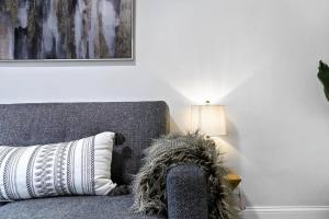 2BR Stylish Apartment in Avondale close to Shops - Roscoe 1W