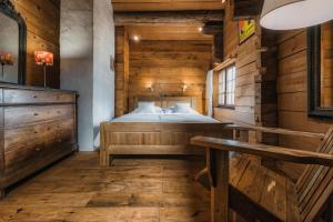 Le Bossey - 4BR Traditional Chalet BBQ, Fireplace and View - By Cozee Rentals
