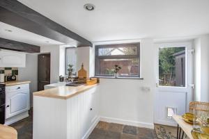 Stunning character 2bed Cottage in St Albans Wifi