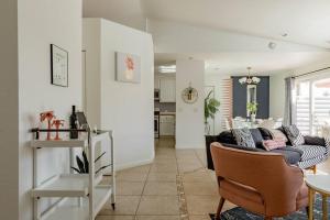 The Yorba Oasis wPool