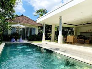 Villa Biru - 500m Batubelig beach