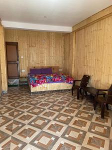 Shiva mountain guest house & Cafe