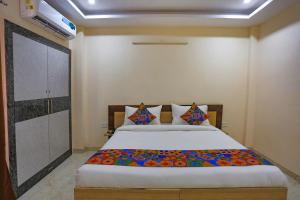 FabHotel Starlight Sanctuary