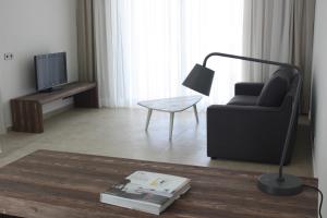 Amphora Hotel & Suites