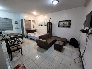 Ilia's Cozy Abode near Enchanted Kingdom & Nuvali