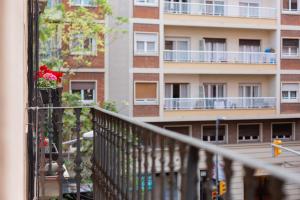 ApartEasy - Turo Park with lovely balcony