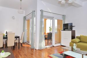 New! Apartment Gabriella 4+2, Privlaka