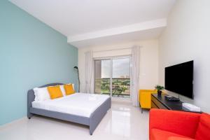 ALH Vacay - Golf Course View Studio - 4-star hotels in Dubai