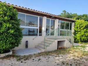 Maisons de vacances Maison individuelle 90m2 avec veranda et piscine : photos des chambres