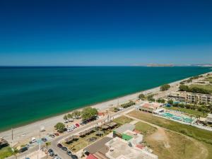 Aegean Breeze Luxury Apartments next to the sea