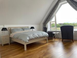 Lough Key Luxury Riverfront Apartment